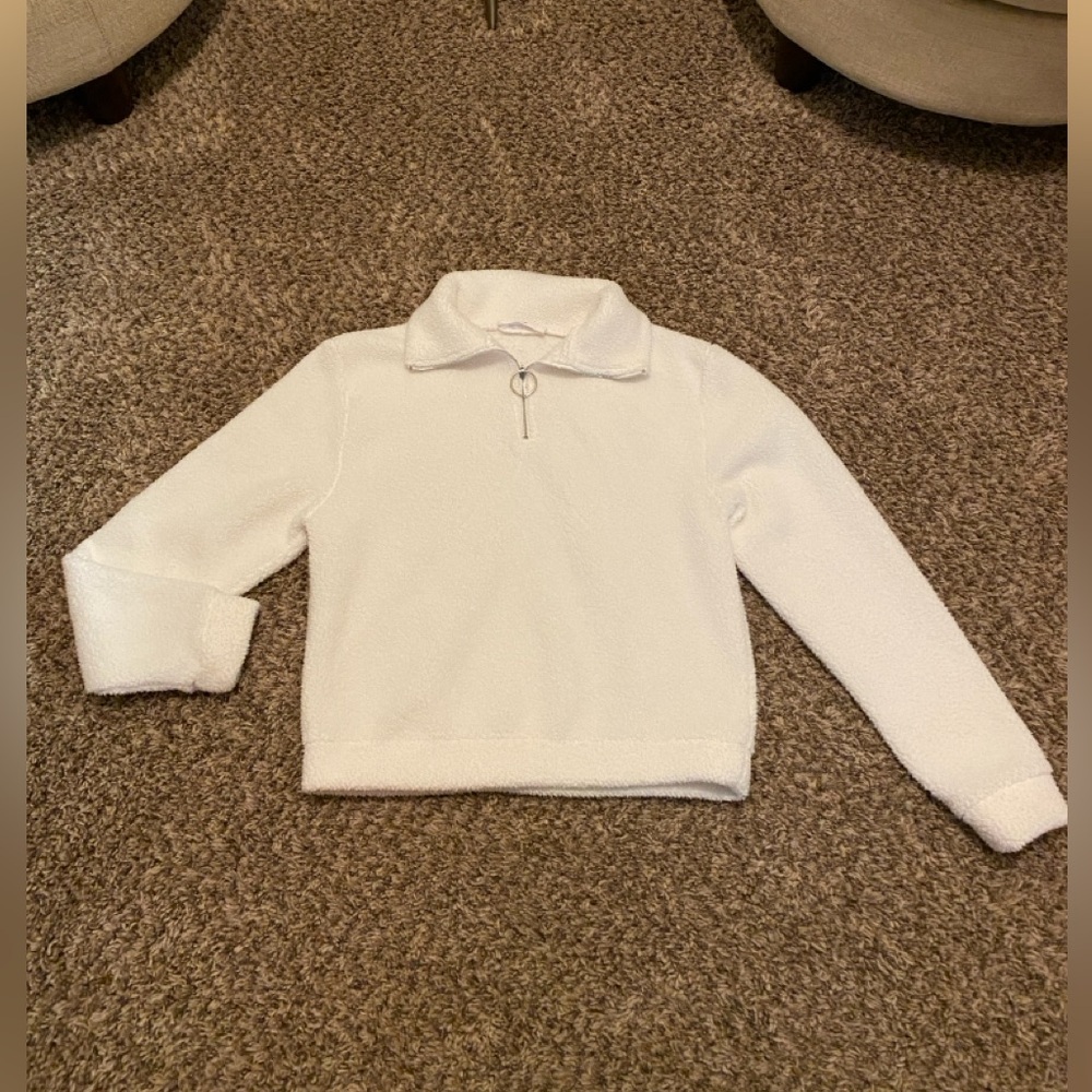 Light Weight White Cropped Pullover